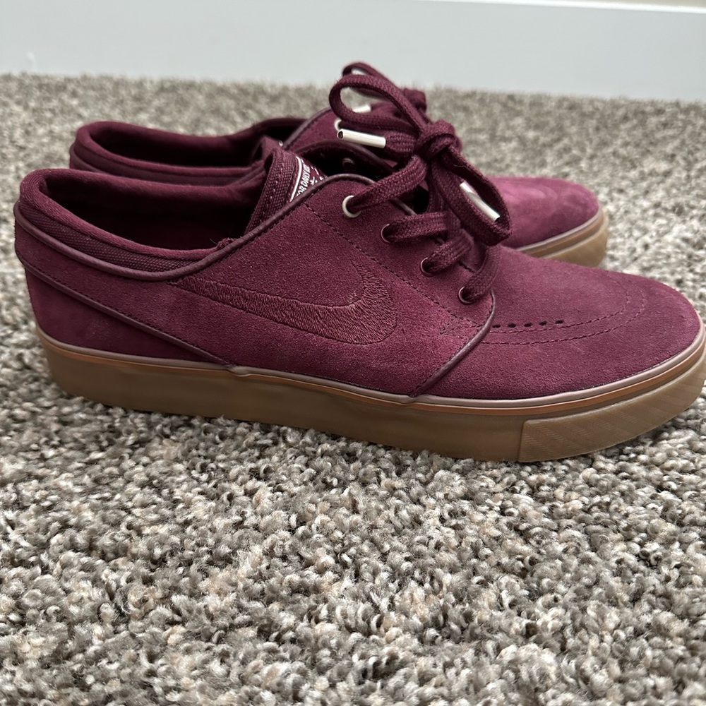 Women’s Nike Stefan janoskis size 8.5 in like new condition Worn twice